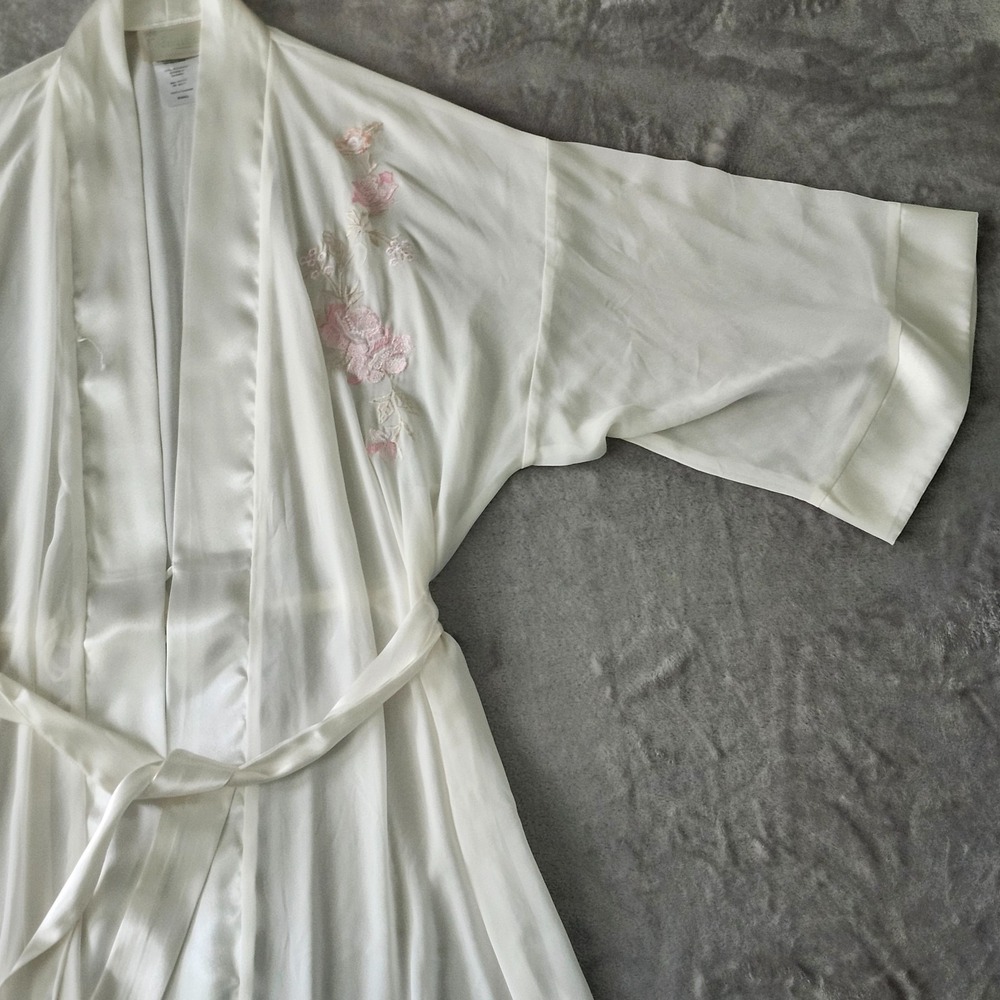 Expressions California Dynasty Embroidered Robe Satin Detail Floral Size Small - Picture 3 of 16